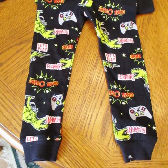 Members Mark Boys 4 piece pajama set, Black&Yellow Dinosaur Glow in the Dark 2T - Picture 8 of 13